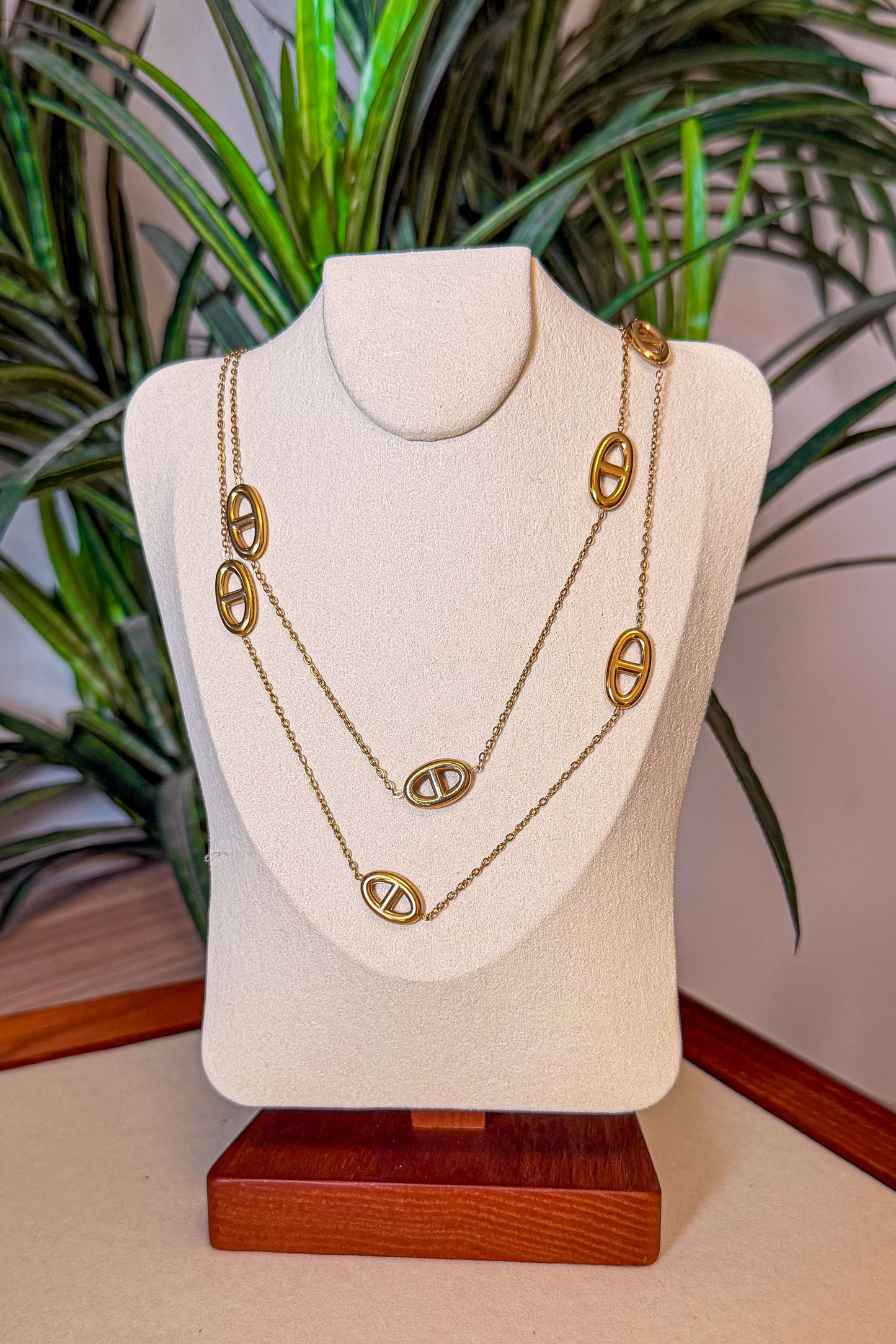 Gold Oval Link Necklace