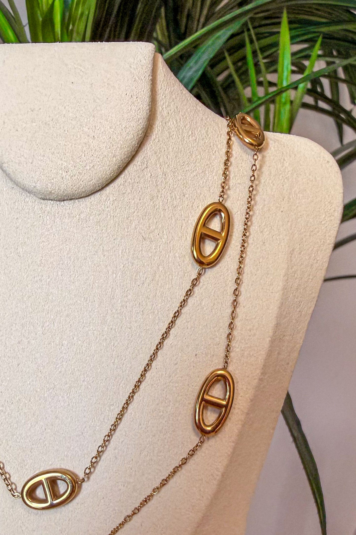 Gold Oval Link Necklace