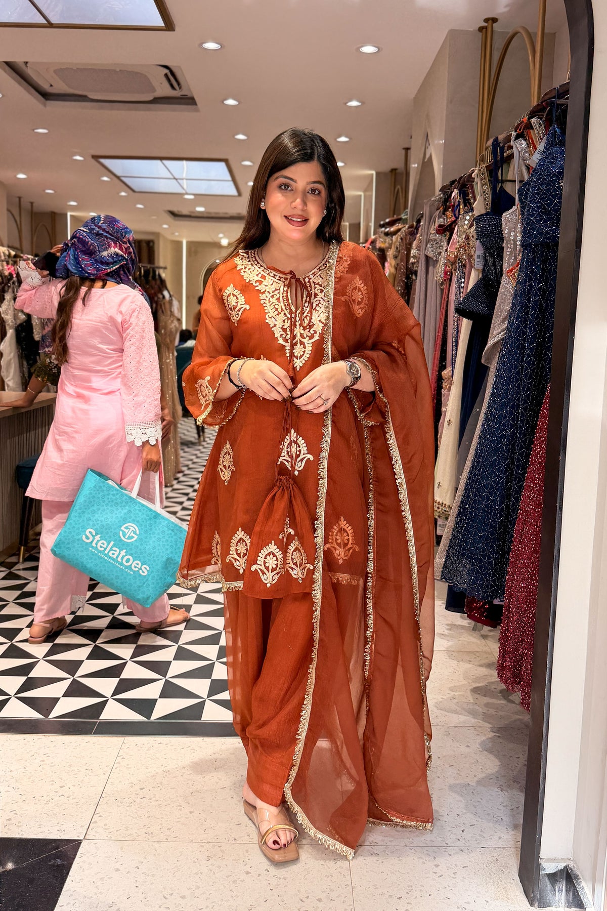 Neeva Embroidered Farshi Suit Set with Potli