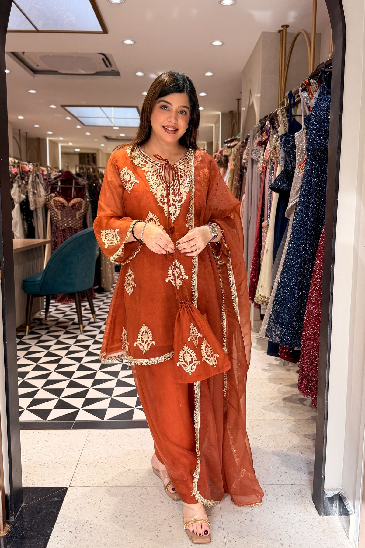 Neeva Embroidered Farshi Suit Set with Potli