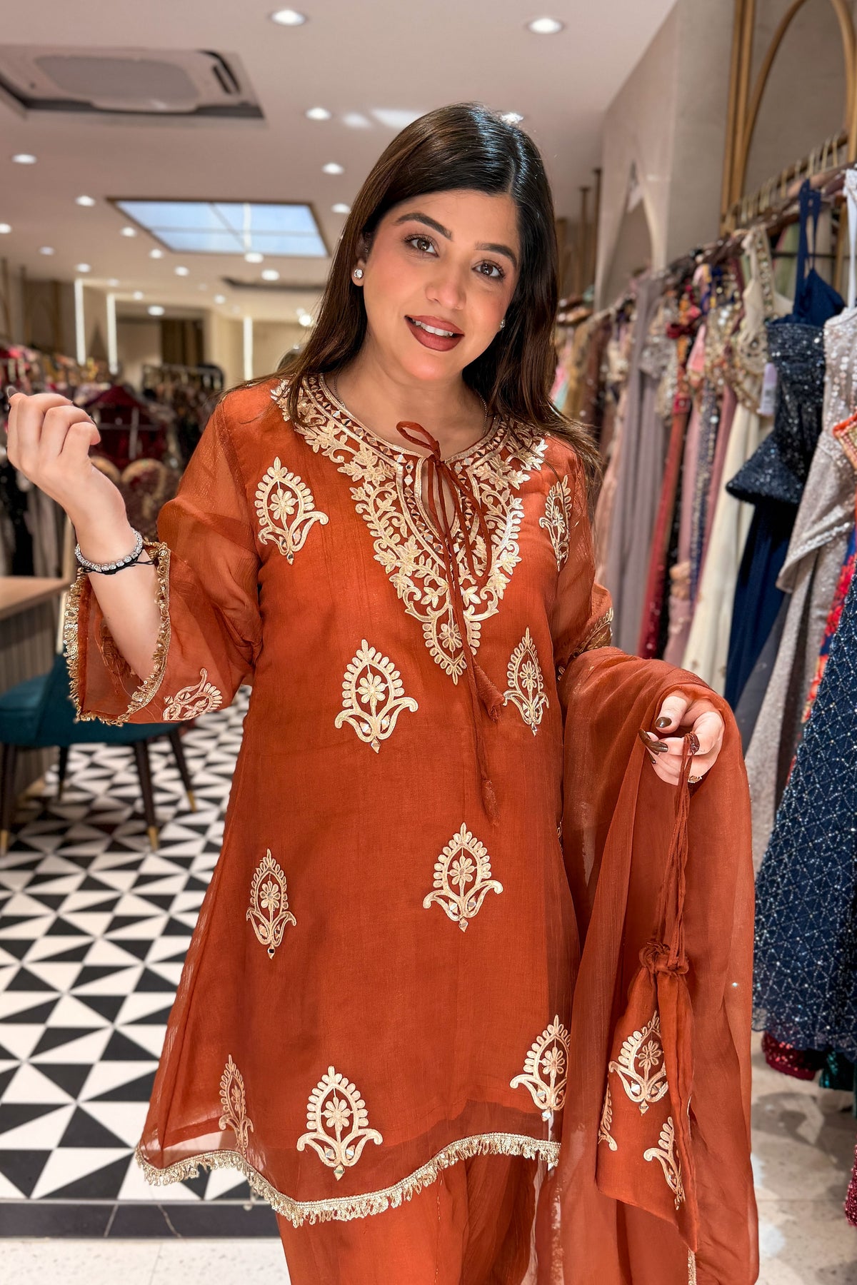 Neeva Embroidered Farshi Suit Set with Potli