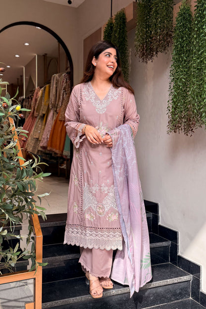 Vianya Embroidered Pakistani Suit Set