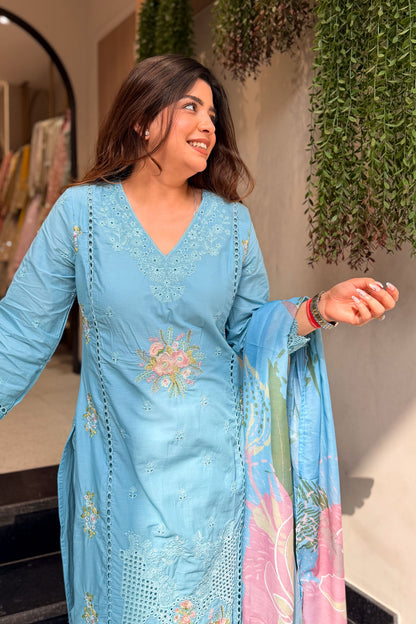 Vianya Embroidered Pakistani Suit Set