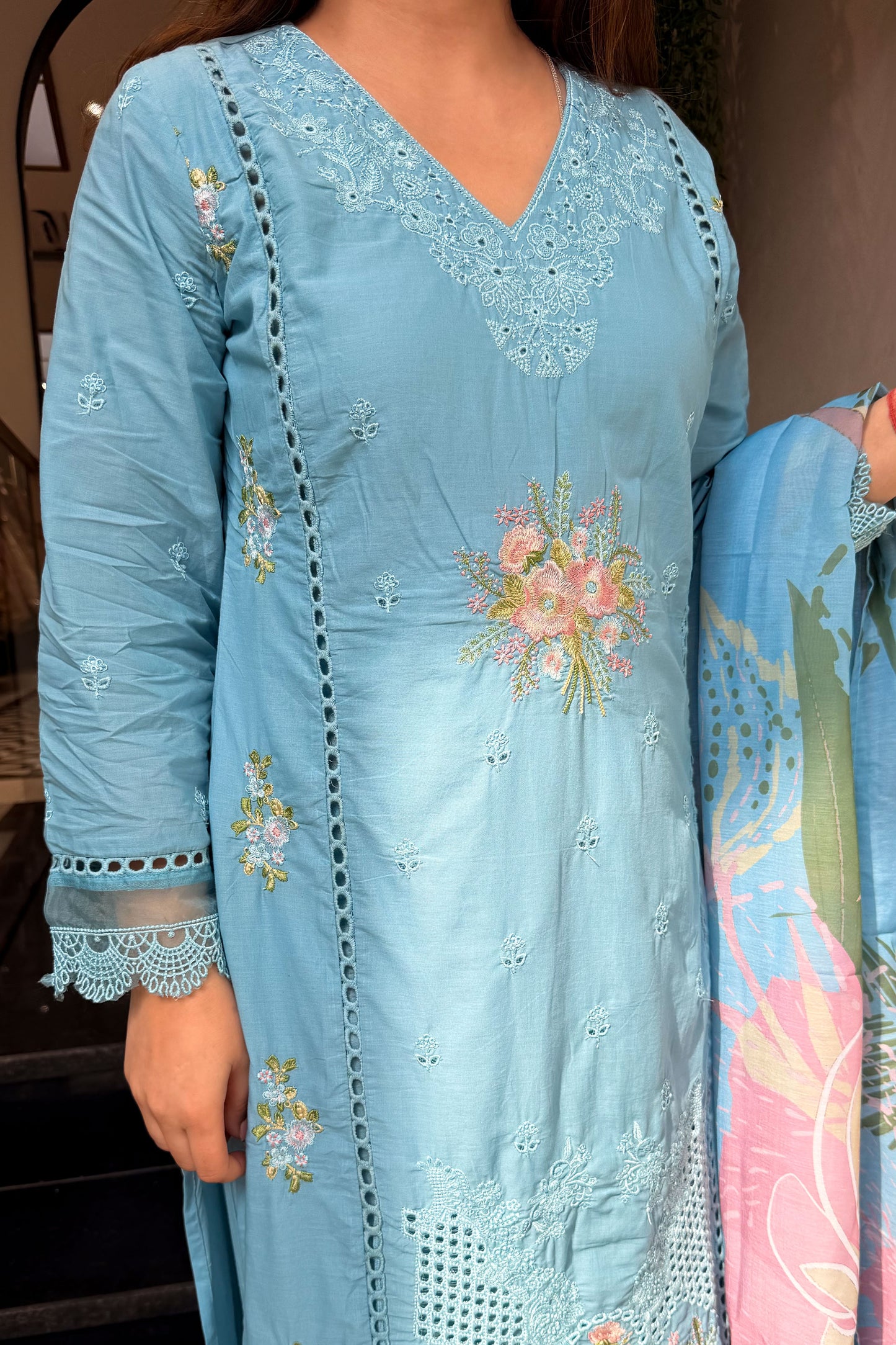 Vianya Embroidered Pakistani Suit Set