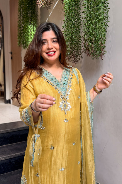 Disha Mirror Work Suit Set with Potli