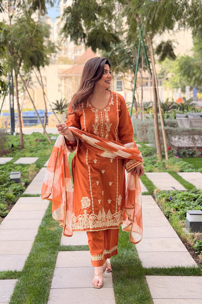 Nargis Thread Work Suit Set