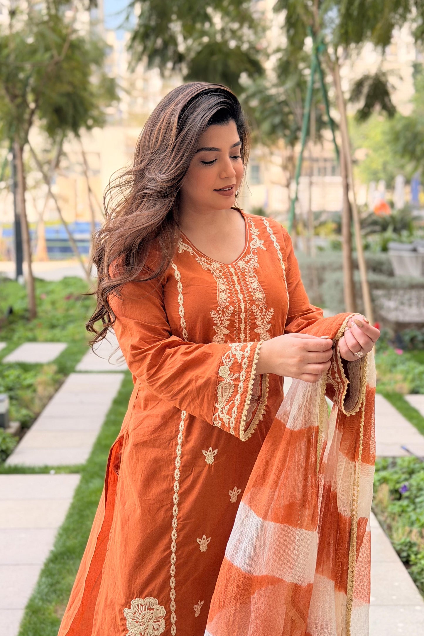 Nargis Thread Work Suit Set