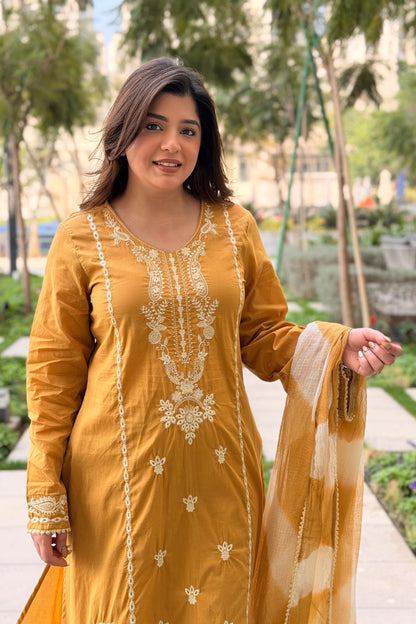 Nargis Thread Work Suit Set
