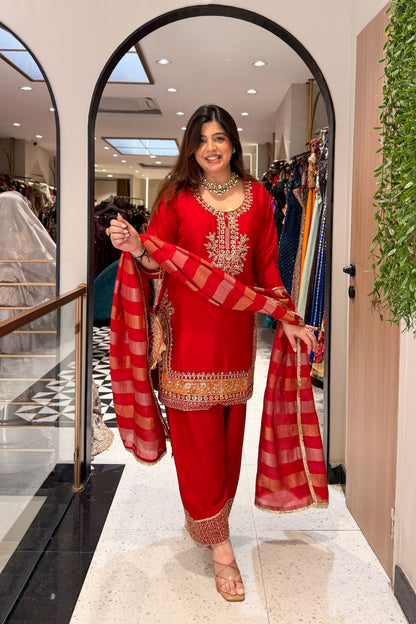 Namraa Embroidered Suit Set with Potli