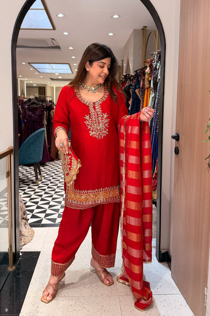 Namraa Embroidered Suit Set with Potli