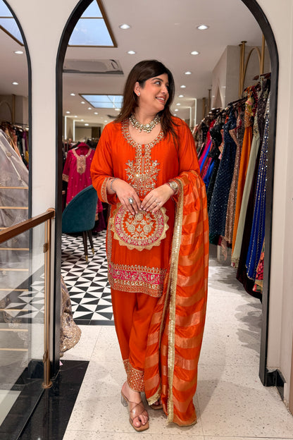 Namraa Embroidered Suit Set with Potli