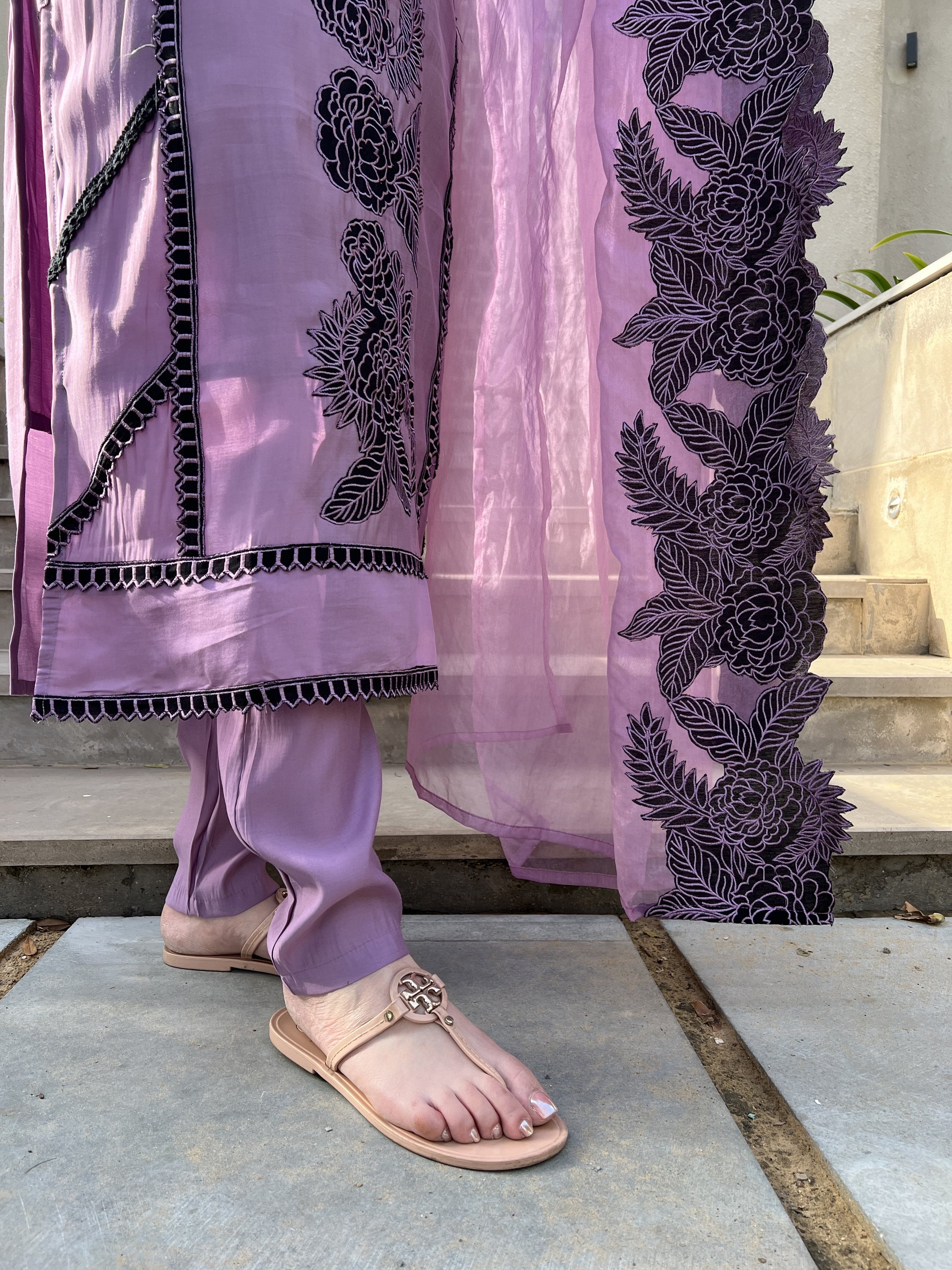 Veera Purple Silk Suit Set With Thread detailing