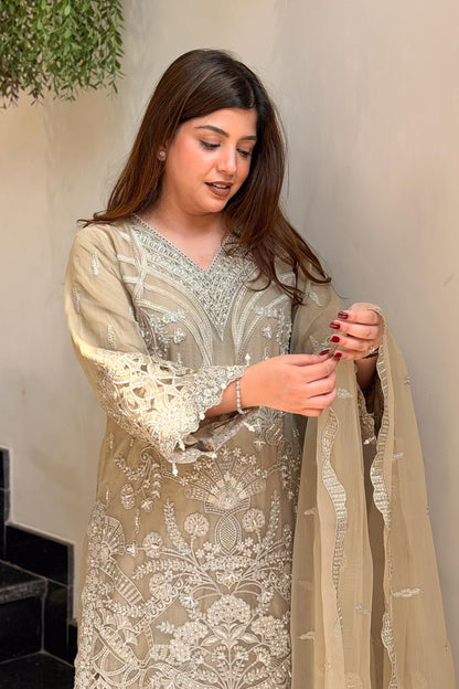 Noorain Embroidered Pakistani Suit Set