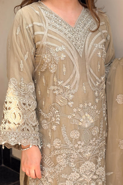 Noorain Embroidered Pakistani Suit Set