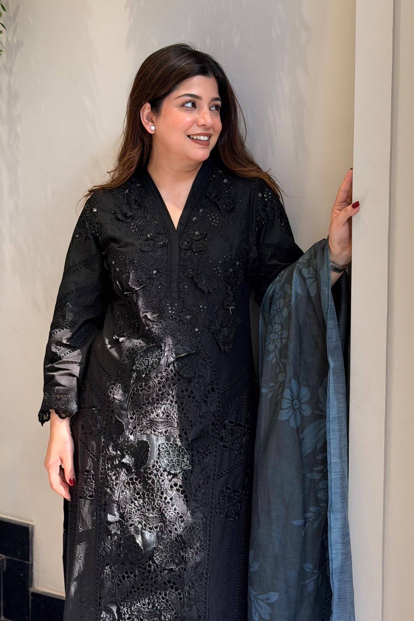 Zarmeen Embroidered Pakistani Suit Set