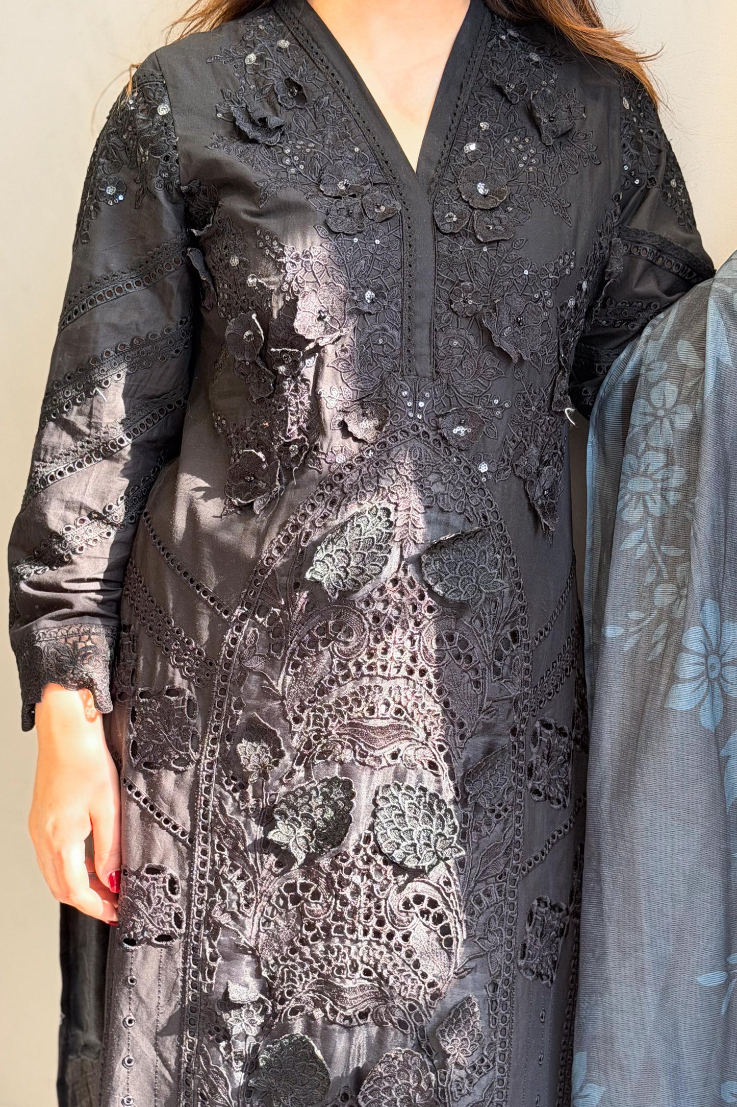 Zarmeen Embroidered Pakistani Suit Set