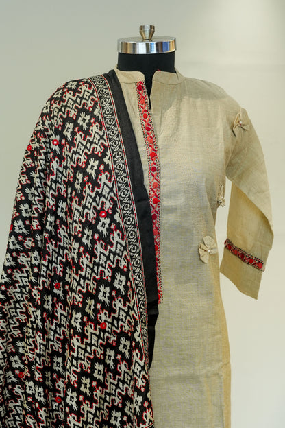 Geet Embroidered Kurta and Dupatta