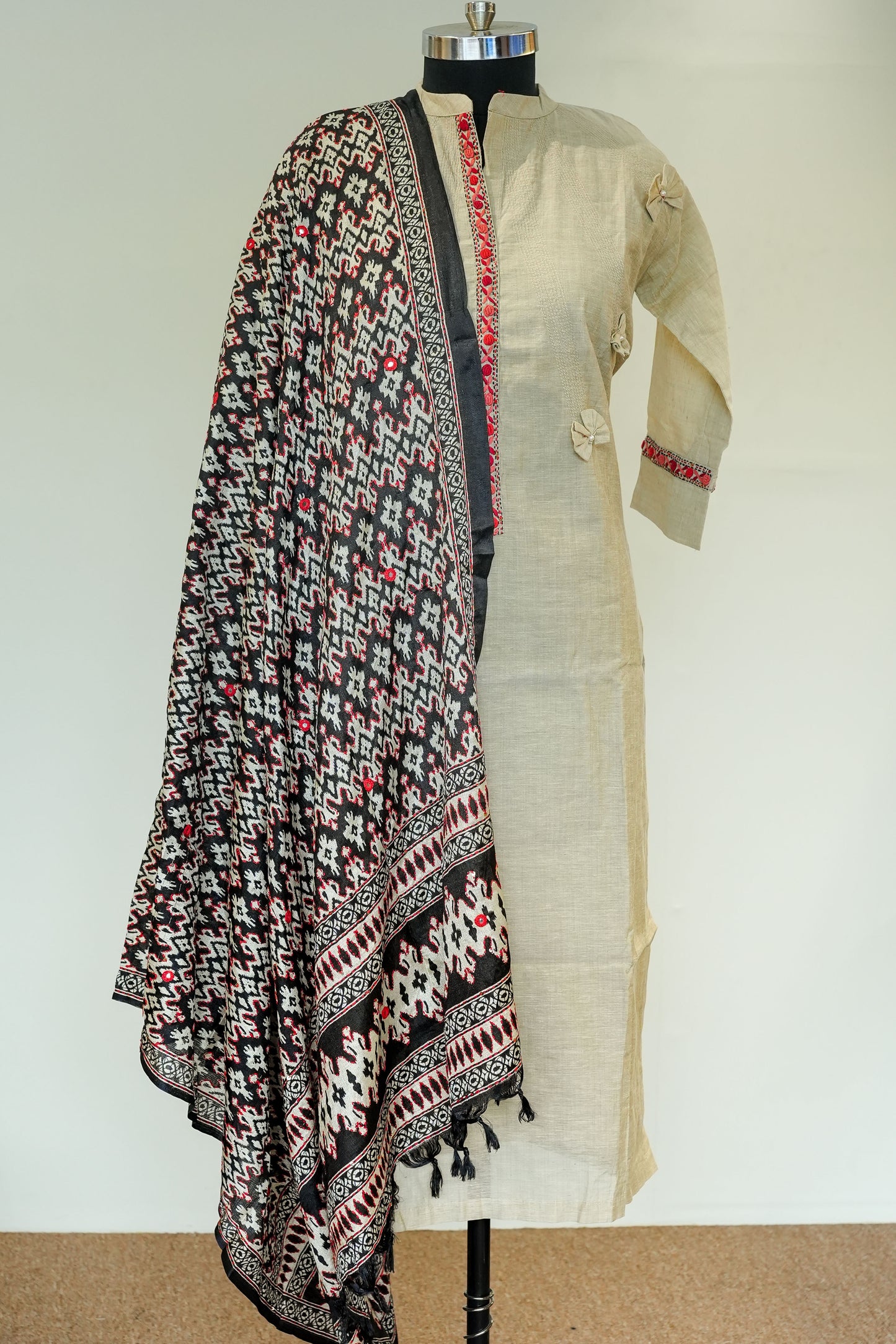 Geet Embroidered Kurta and Dupatta
