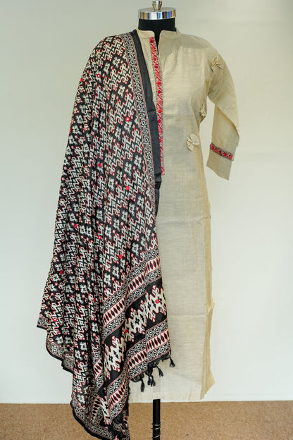 Geet Embroidered Kurta and Dupatta