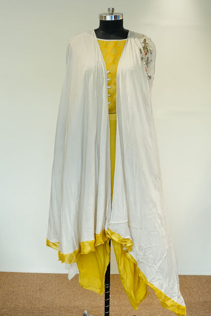 Dhruvi Embroidered Indo Western