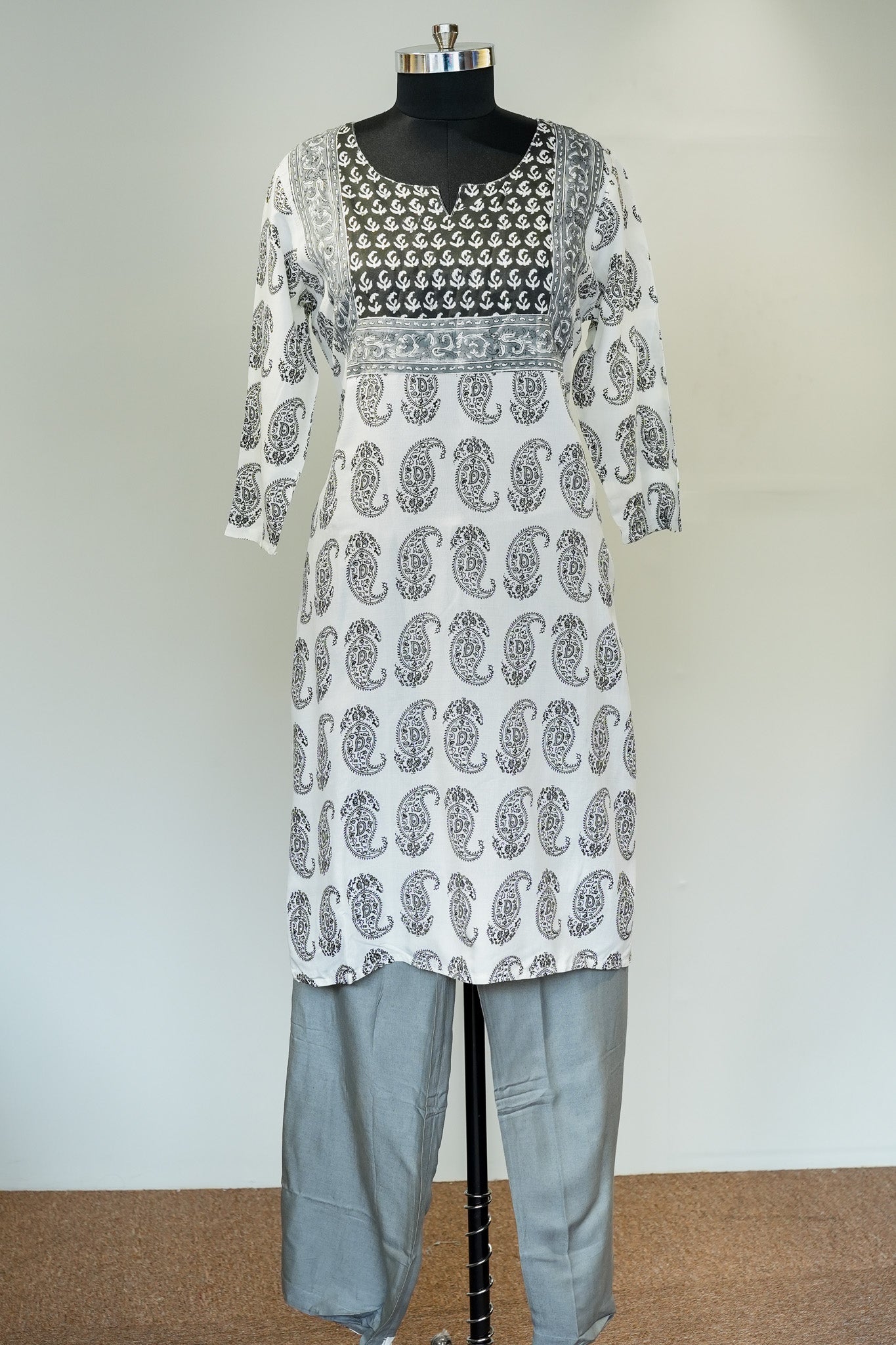 Revka Printed Suit Set