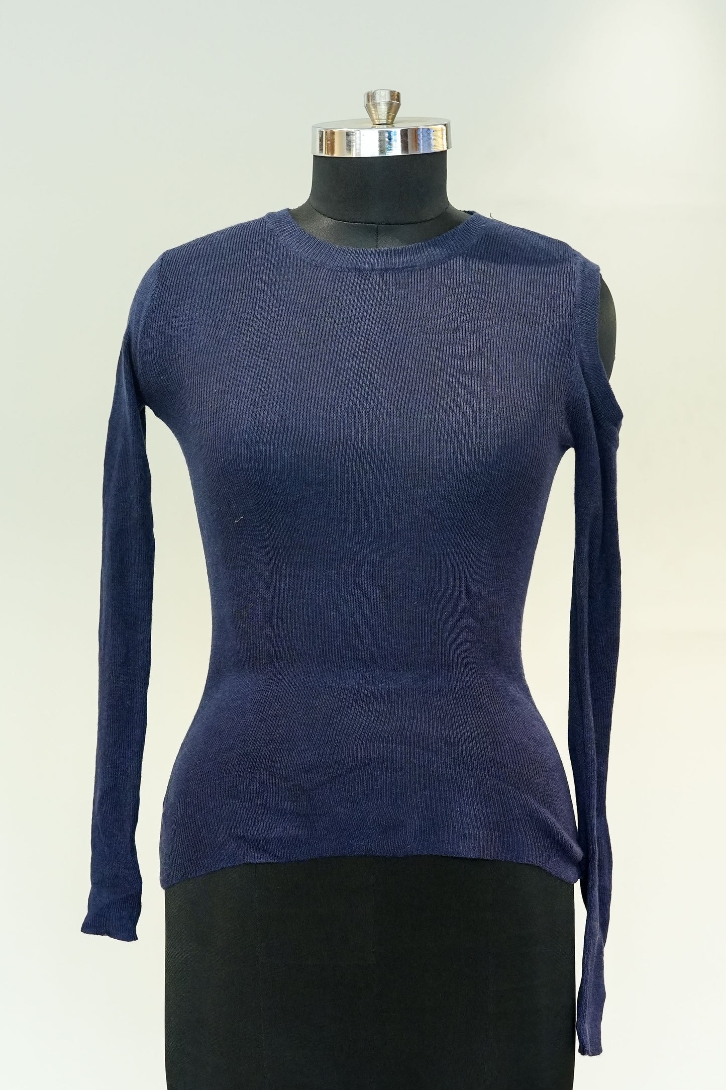 Cut-Out Sleeve Knit Top