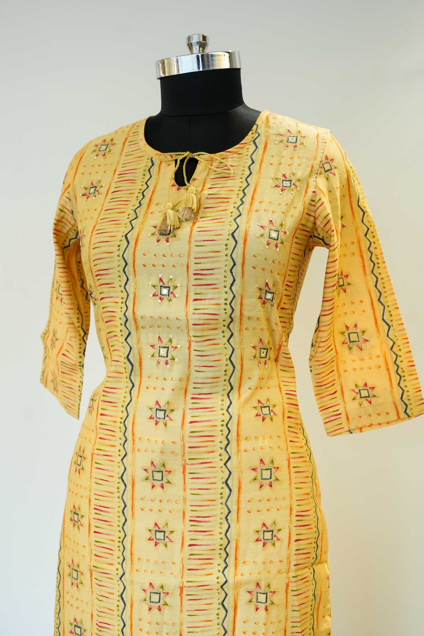 Jeena Floral Embroidered Kurta Set