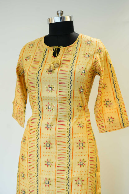 Jeena Floral Embroidered Kurta Set