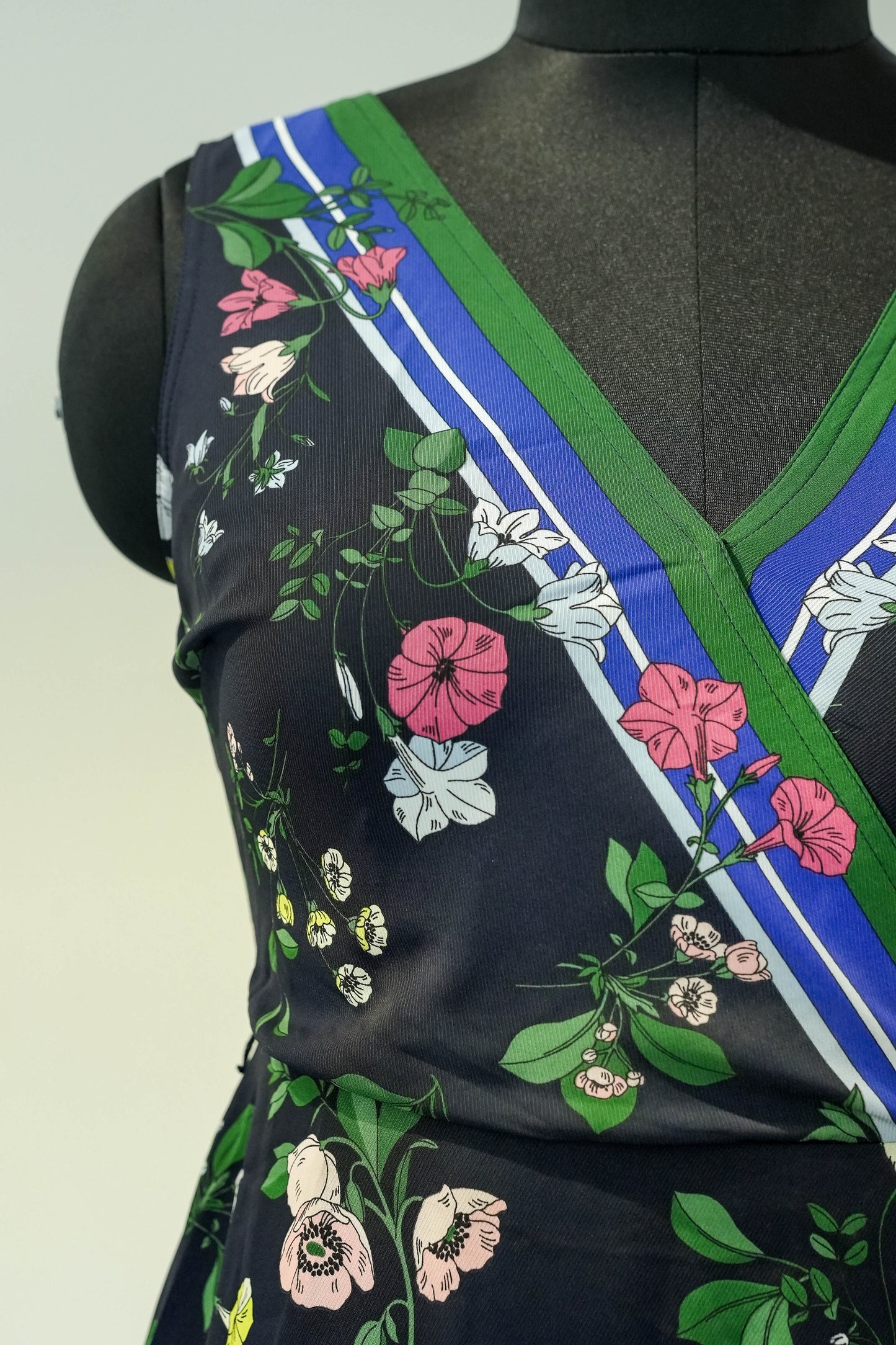 Floral Pritned Cut Sleeves Wrap Dress