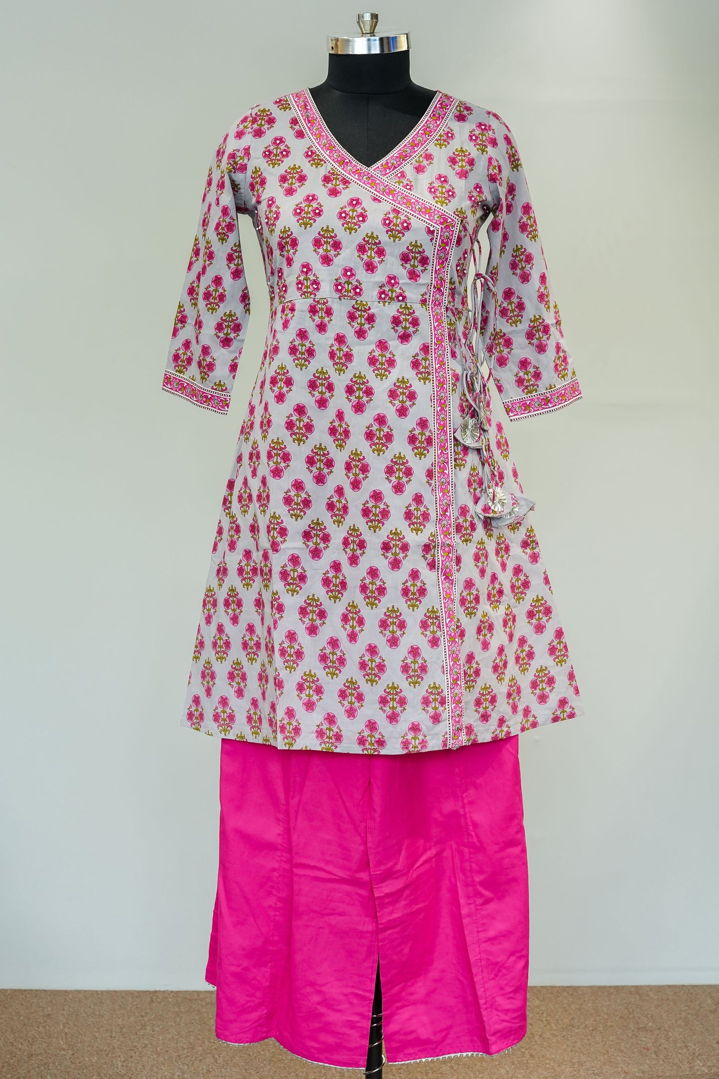 Gulabi Noor Suit Set