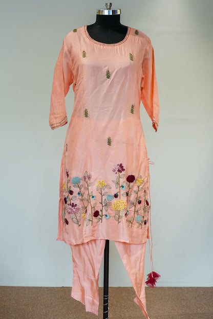 Shilpa Thread Work Suit Set