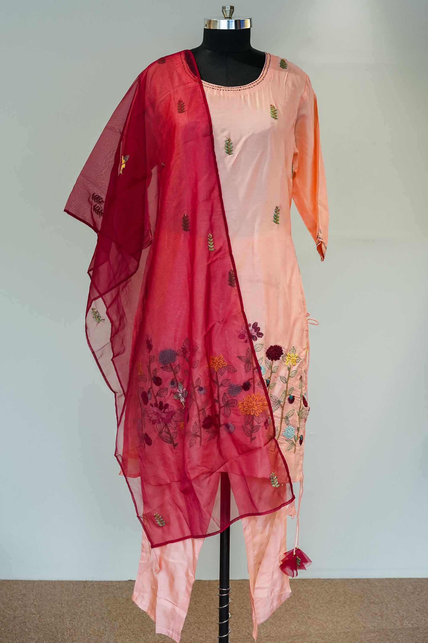 Shilpa Thread Work Suit Set