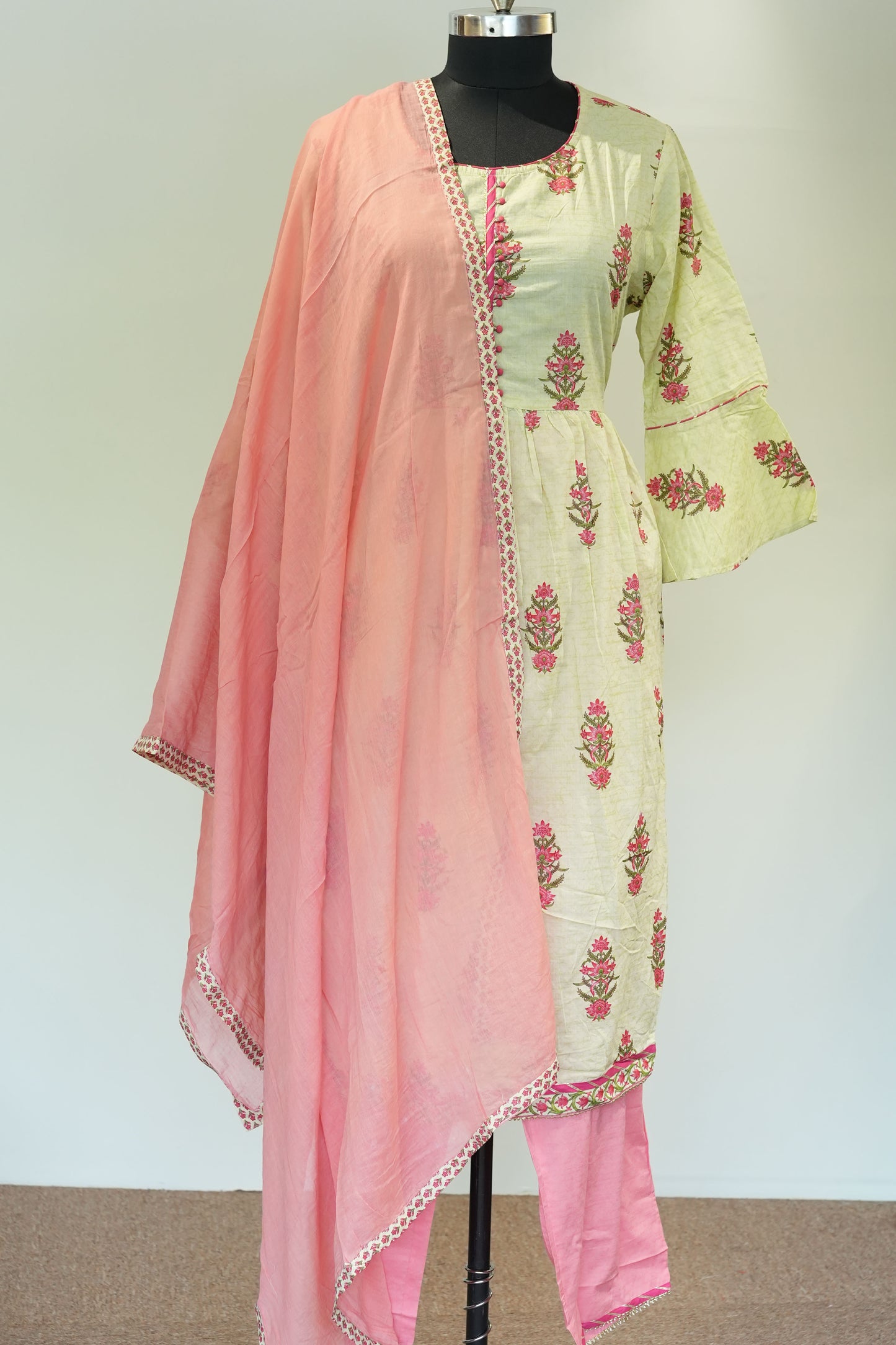 Dua Floral Printed Suit Set