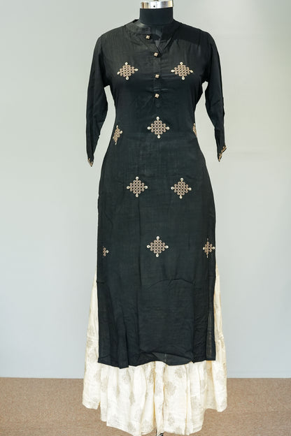 Sumati Thread Work Kurta Set