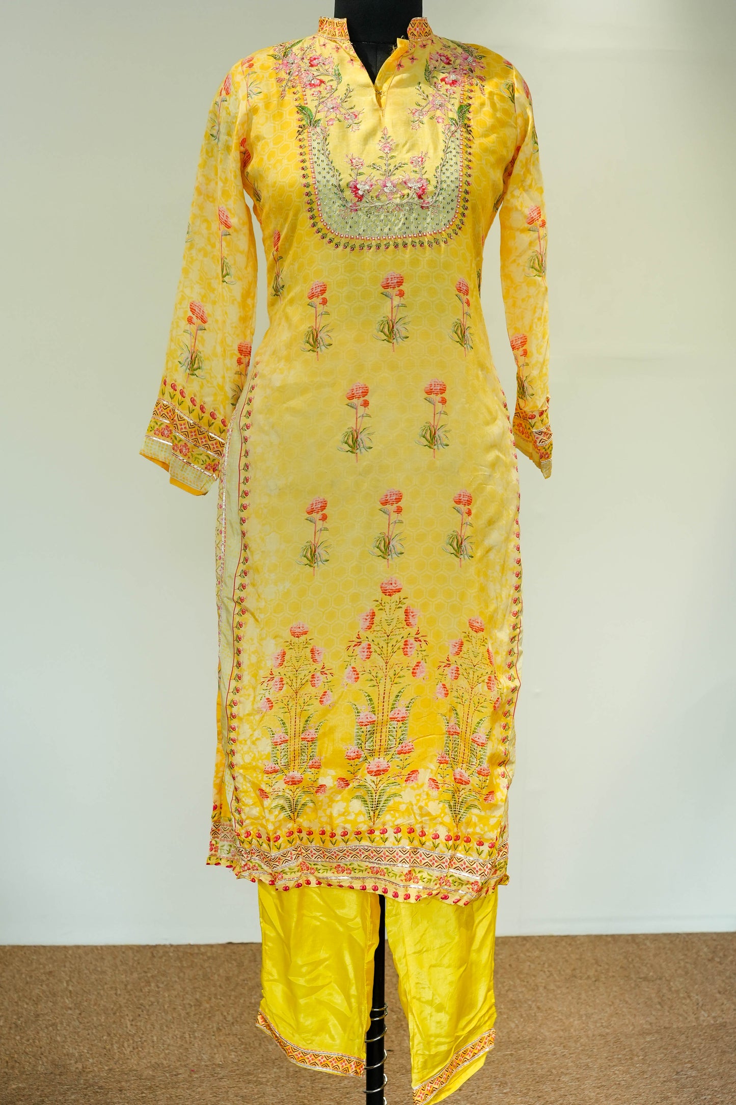 Khushi Floral Printed Suit Set