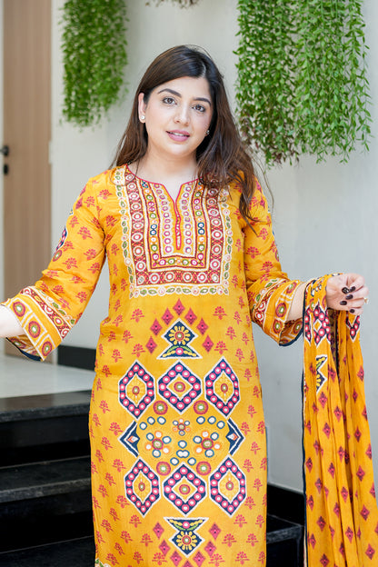 Ishwari Printed Suit Set