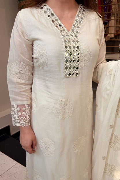 Aavishi Embroidered Suit Set