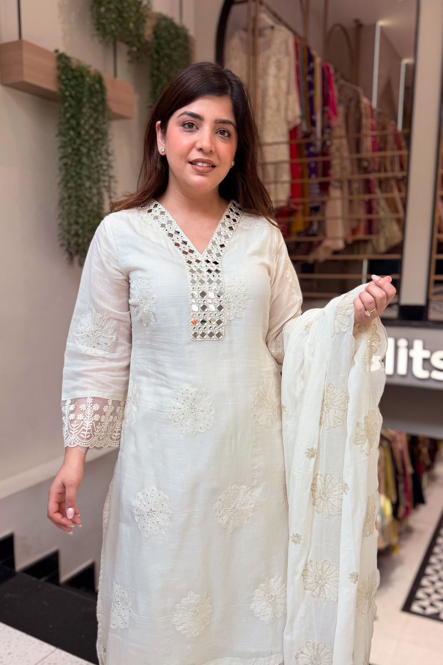 Aavishi Embroidered Suit Set