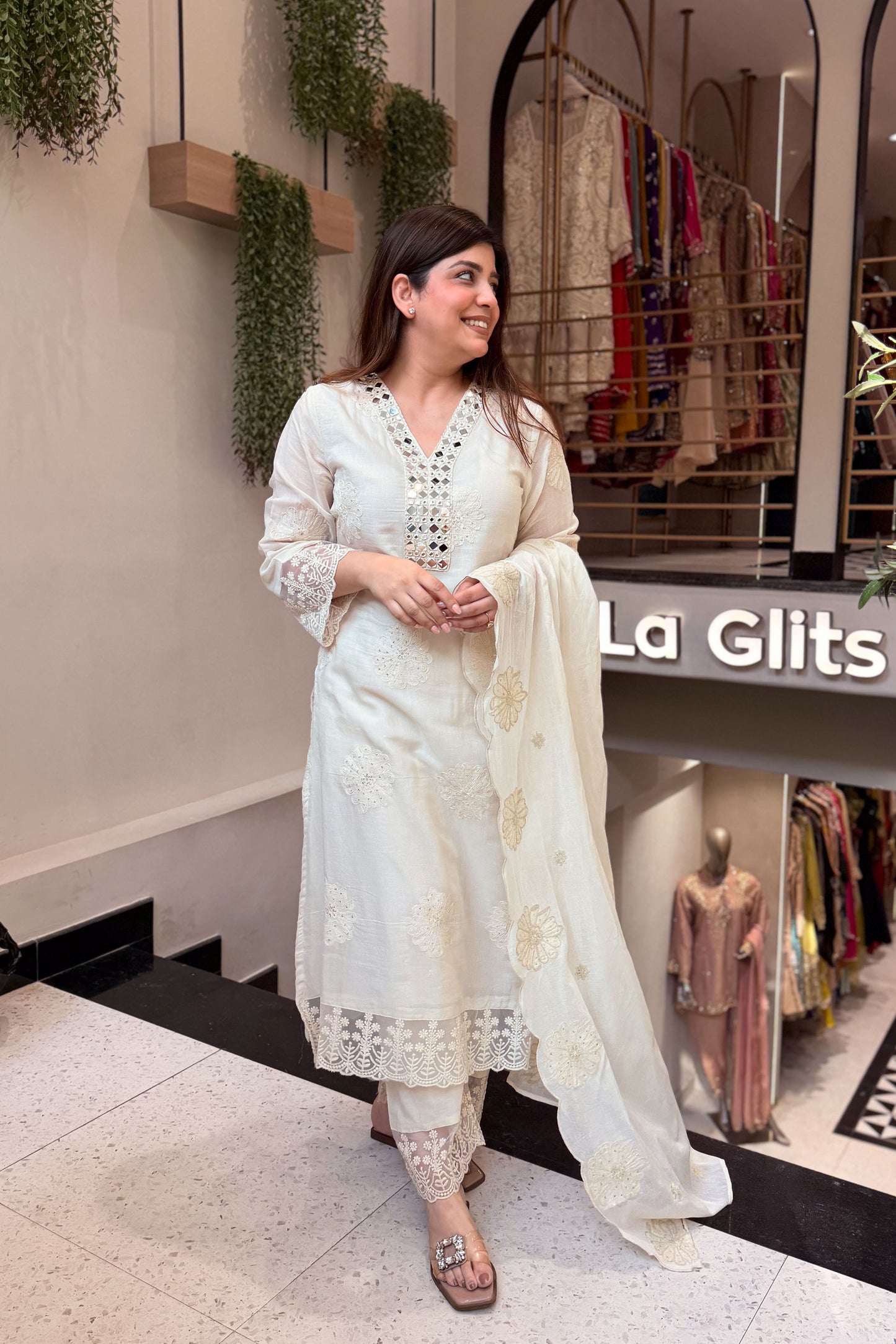 Aavishi Embroidered Suit Set