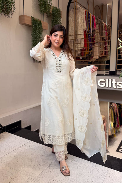 Aavishi Embroidered Suit Set