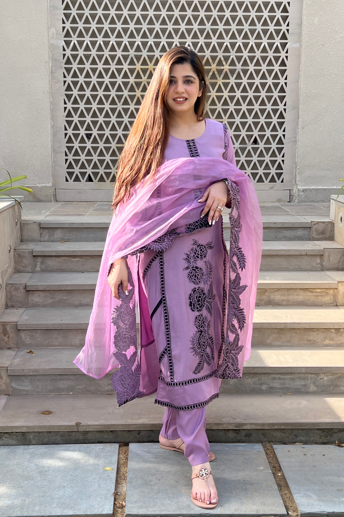 Veera Purple Silk Suit Set With Thread detailing