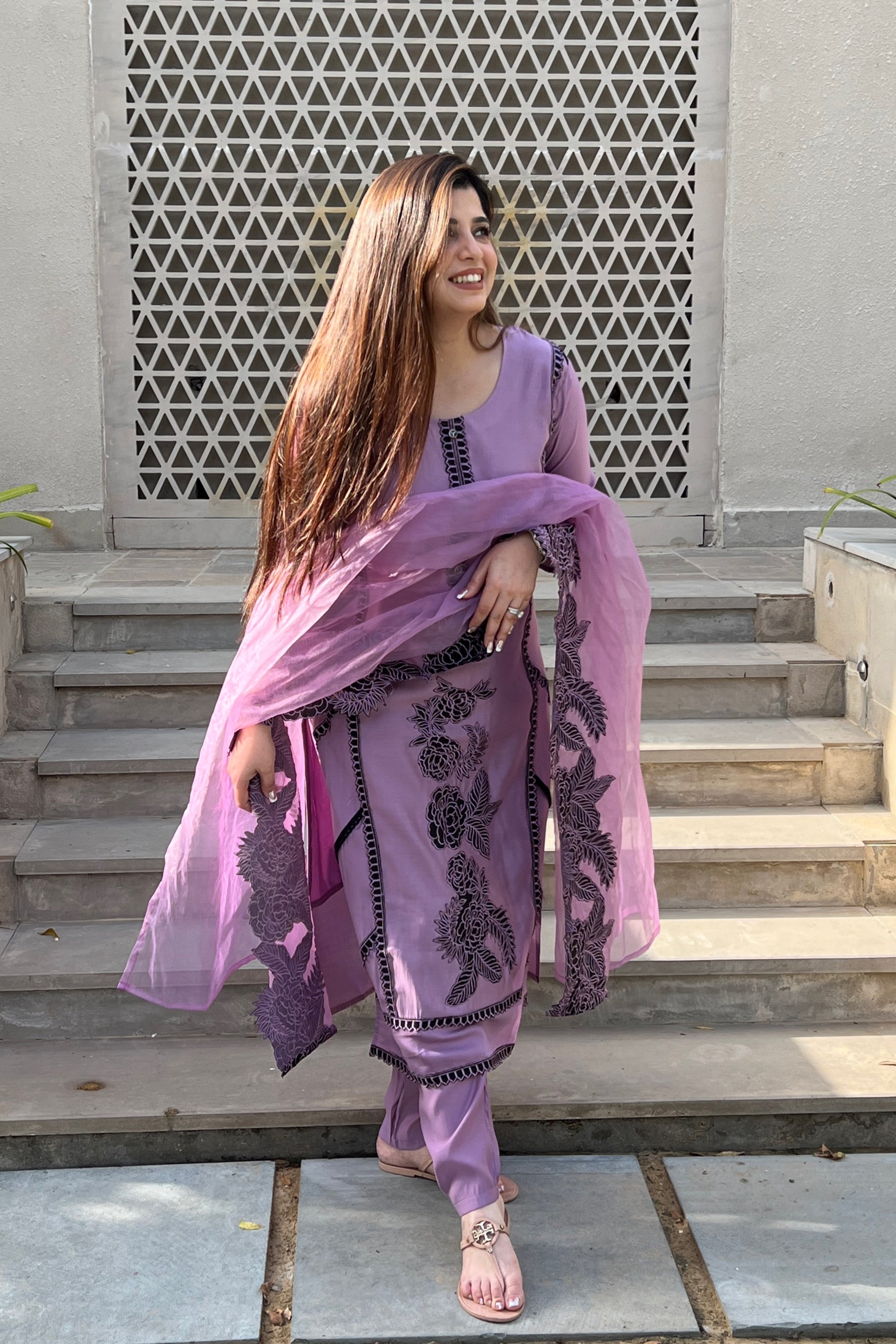 Veera Purple Silk Suit Set With Thread detailing