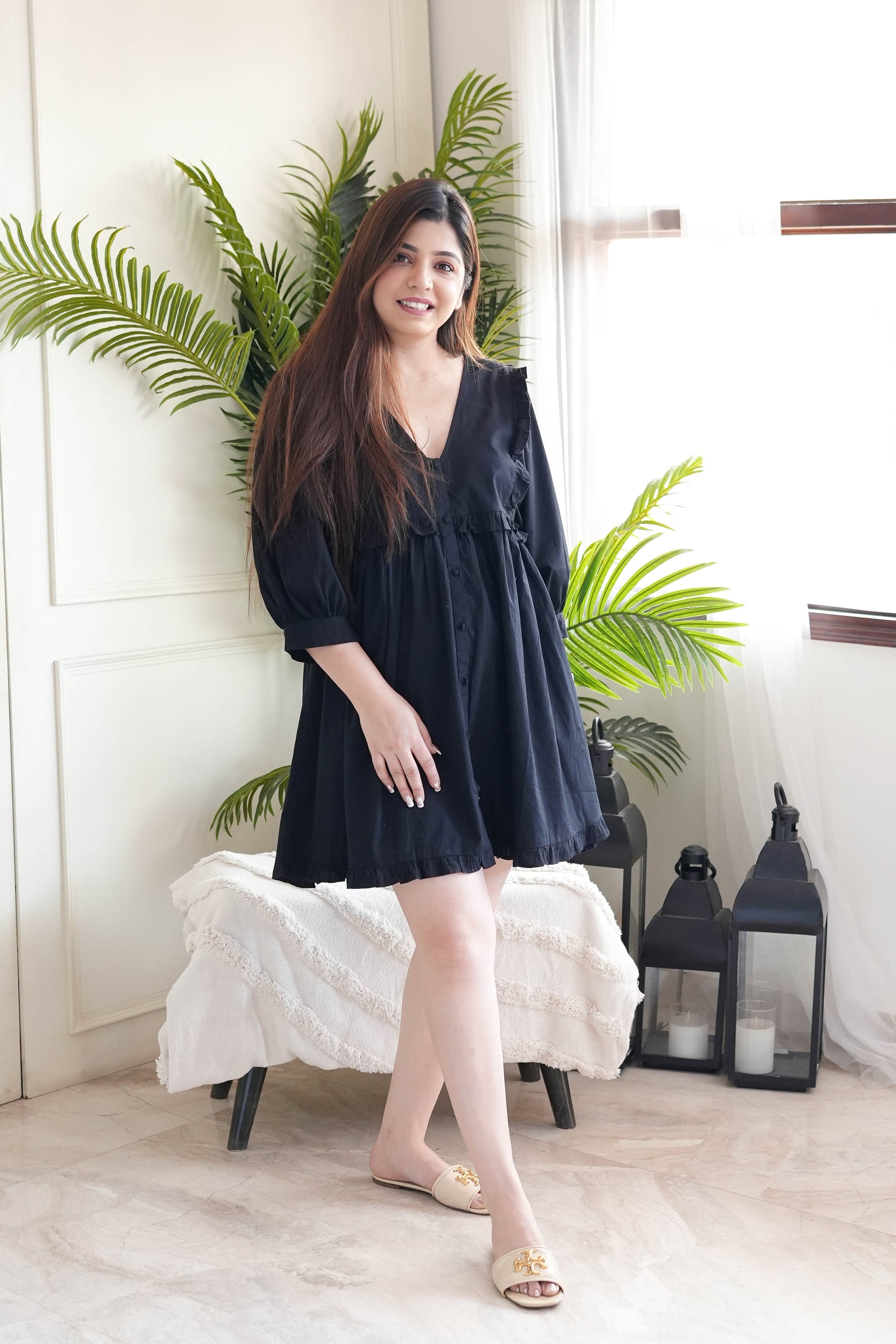 Neno Black Short Flared Dress