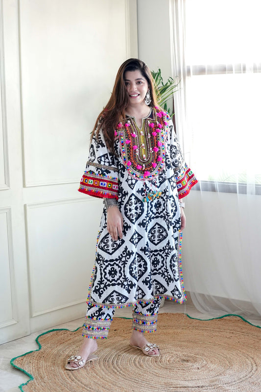 Mehran Black Printed Chogha With Pants