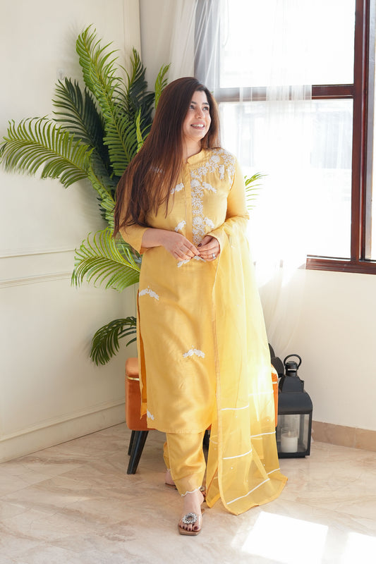 Neyamat Yellow Silk Set