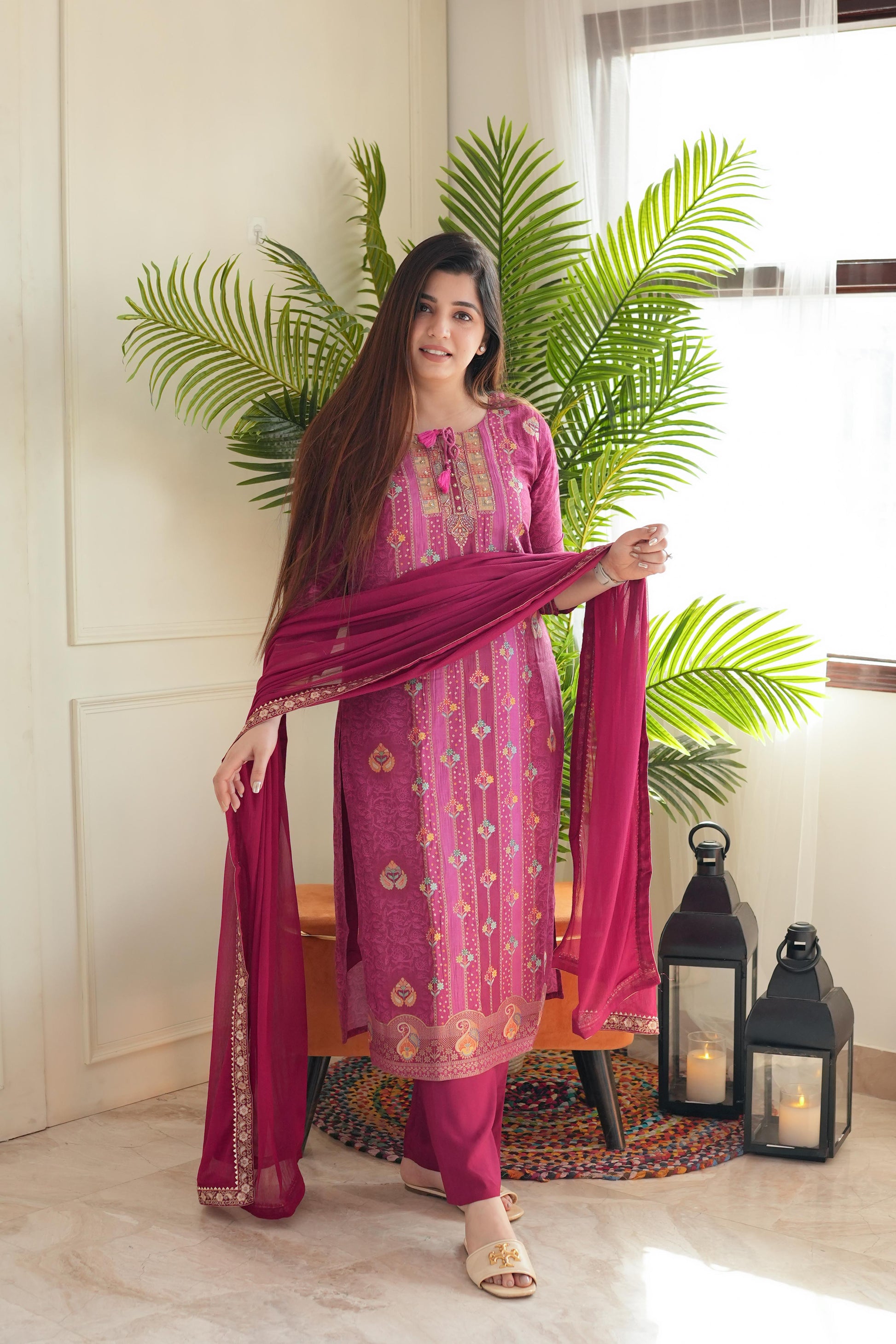 Pratha Pink Bandhani Print Silk Suit