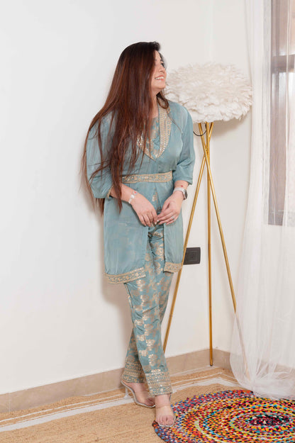 Madho Cordset With Cape And Belt