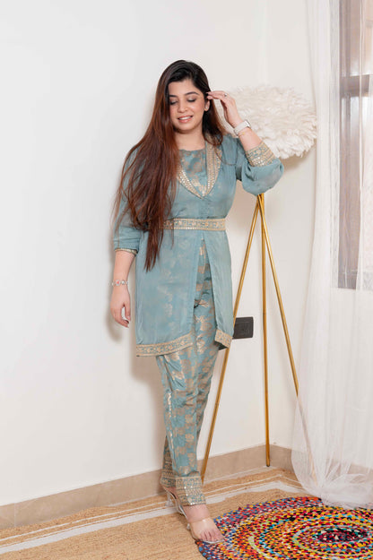 Madho Cordset With Cape And Belt