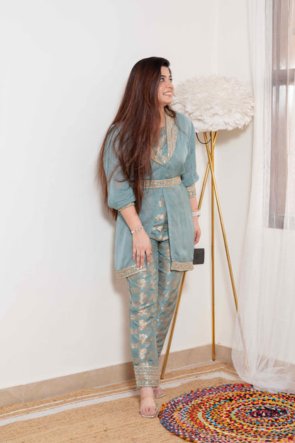 Madho Cordset With Cape And Belt